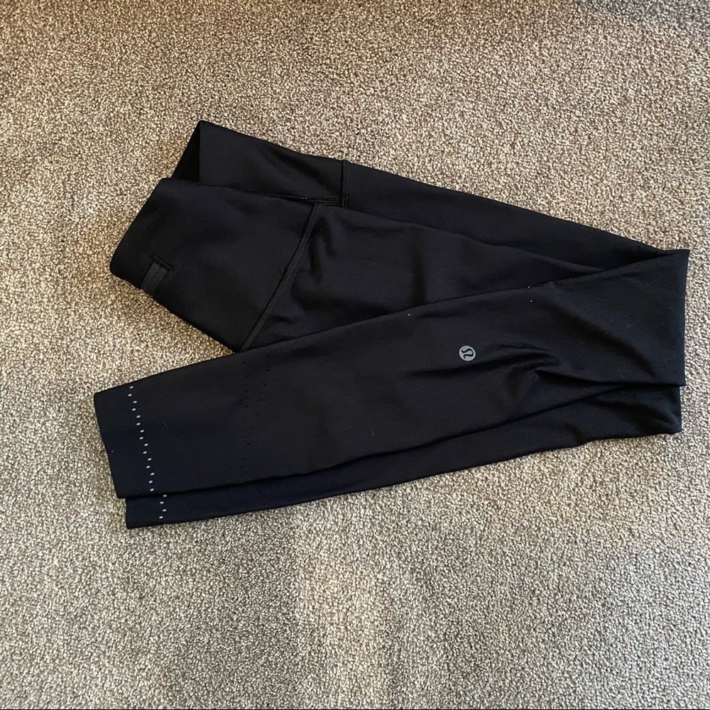 Black LuLuLemon Leggings 27”